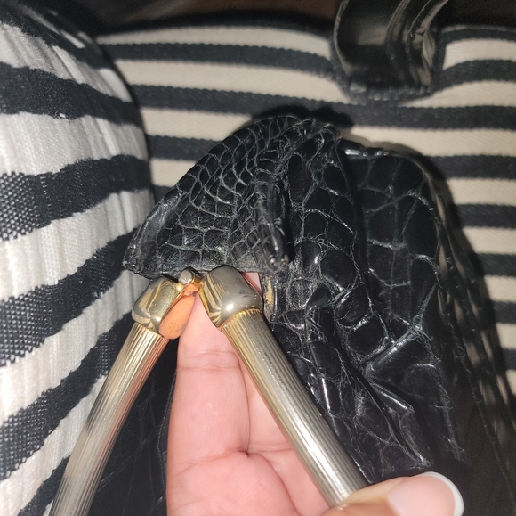 Judith Leiber Large Alligator Clutch - Picture 7 of 9